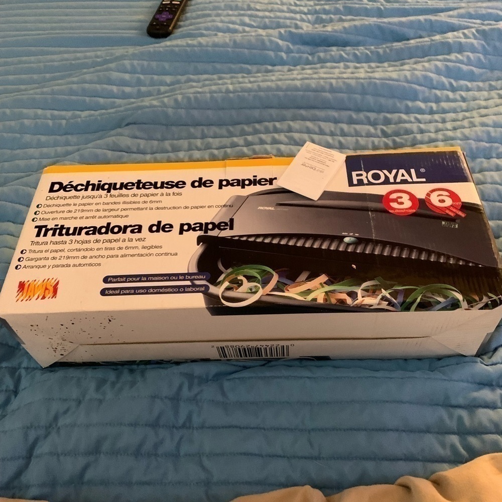 Document shredder - Picture 2 of 4